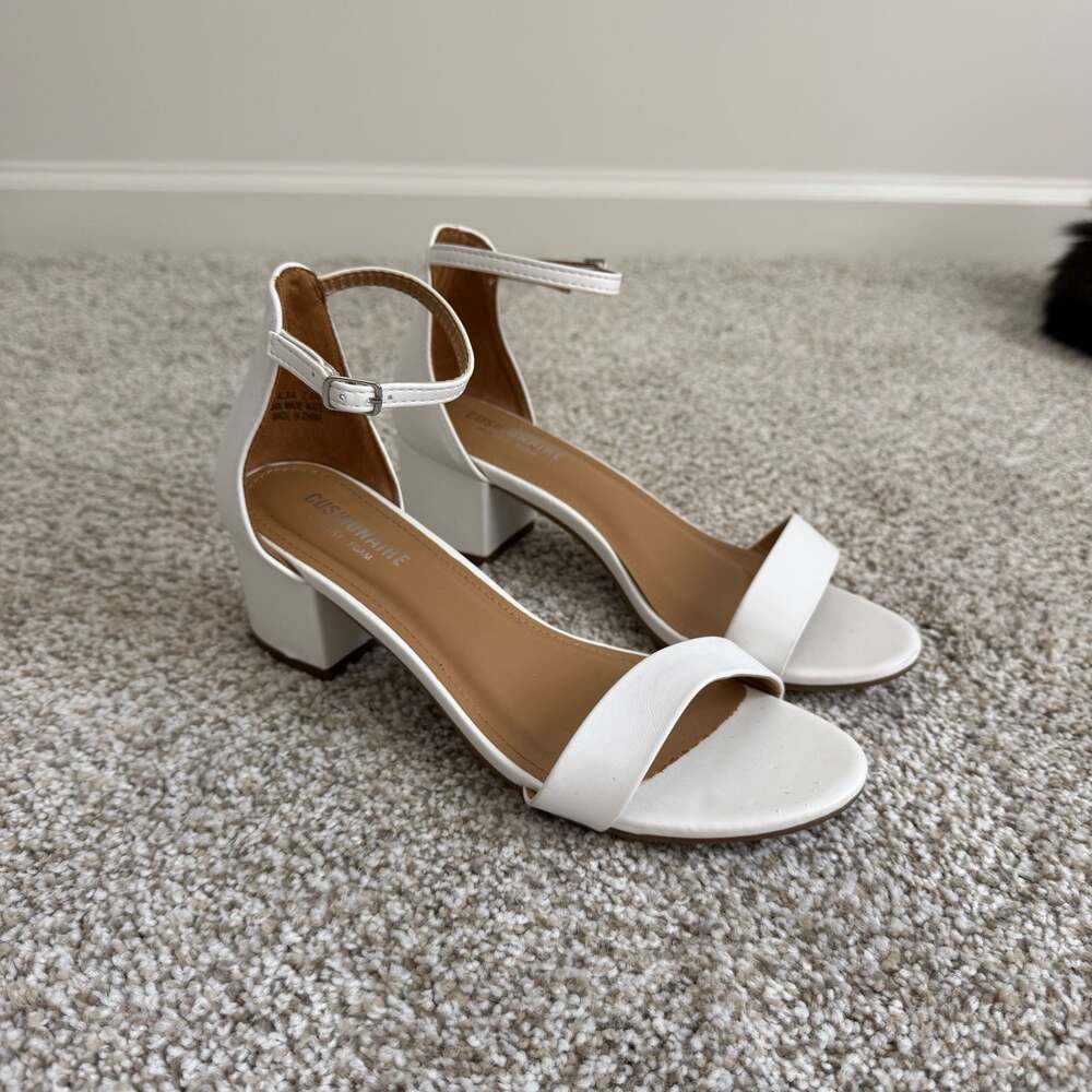 Cushionaire White Block Heels (7.5)